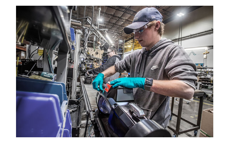 Zeon XD VS VR EVO Which Winch is Which WARN Industries Go Prepared.